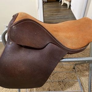 18.5 Coracero Saddle